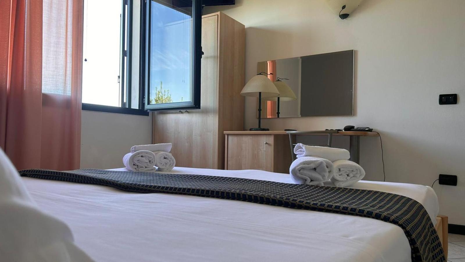 Hotel Gran Delta Di Alba-Invest Srl Rosolina Kültér fotó
