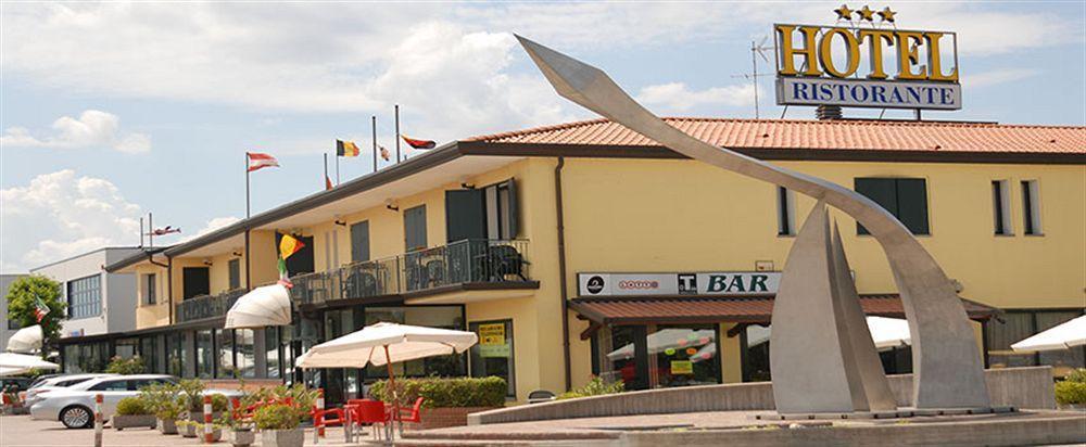 Hotel Gran Delta Di Alba-Invest Srl Rosolina Kültér fotó
