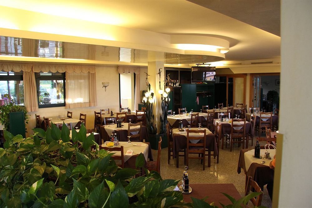 Hotel Gran Delta Di Alba-Invest Srl Rosolina Kültér fotó
